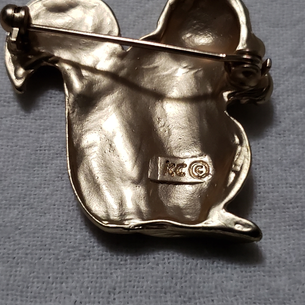Beautiful Kenneth Cole Vintage Goldtone Squirrel Brooch With Red Crystals View 5